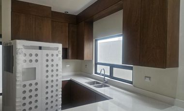 Casa con 191 m² Superficie de Terreno y 4 Recámaras en Venta, Privanzas del Campestre