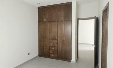Casa con 191 m² Superficie de Terreno y 4 Recámaras en Venta, Privanzas del Campestre