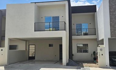 Casa con 200 m² Superficie de Terreno, 3 Recámaras en Venta en Hacienda Real