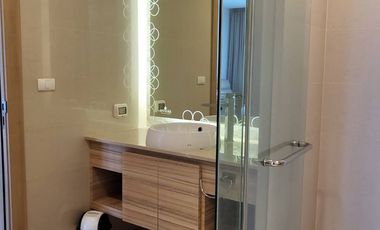 ให้เช่าคอนโดหรูวิวทะเล The Riviera Wongamat Beach Pattaya 1 Bedroom 45 Sq.m.  High Floor Walking Distance to the Beach Near Terminal 21 Pattaya