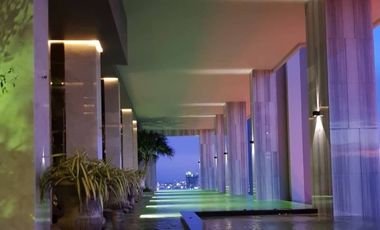 ให้เช่าคอนโดหรูวิวทะเล The Riviera Wongamat Beach Pattaya 1 Bedroom 45 Sq.m.  High Floor Walking Distance to the Beach Near Terminal 21 Pattaya