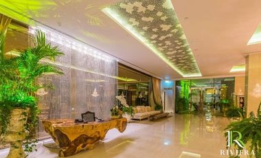 ให้เช่าคอนโดหรูวิวทะเล The Riviera Wongamat Beach Pattaya 1 Bedroom 45 Sq.m.  High Floor Walking Distance to the Beach Near Terminal 21 Pattaya