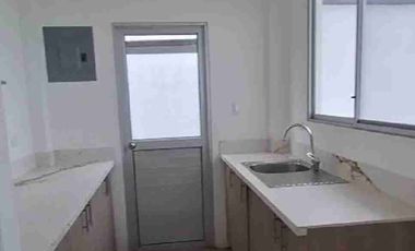 Venta Casa de tres dormitorios vía a la Costa de estreno, patio grande