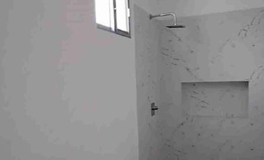 Venta Casa de tres dormitorios vía a la Costa de estreno, patio grande