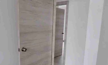Venta Casa de tres dormitorios vía a la Costa de estreno, patio grande