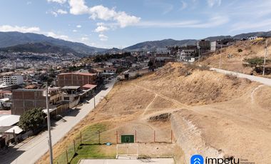 Terreno en venta sector San Vicente cerca de los patios de carro al occidente de la ciudad de Loja
