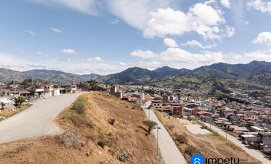Terreno en venta sector San Vicente cerca de los patios de carro al occidente de la ciudad de Loja