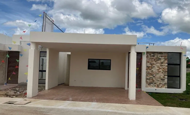CASA EN PRIVADA EN CHOLUL DE UNA PLANTA