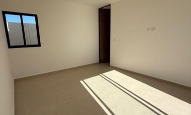 CASA EN PRIVADA EN CHOLUL DE UNA PLANTA