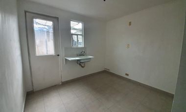 Casa en Los Héroes Toluca! Seguridad 24/7, 2 Recamaras / Un lugar de estacionamiento