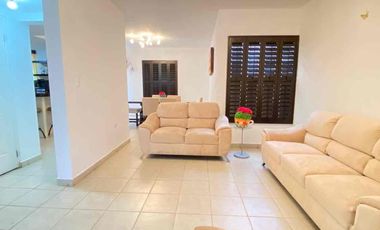 CASA EN VENTA AL PONIENTE