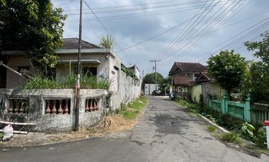 Jl Kaliurang KM 7 Rumah 2 Lantai Type 120 Lokasi Strategis
