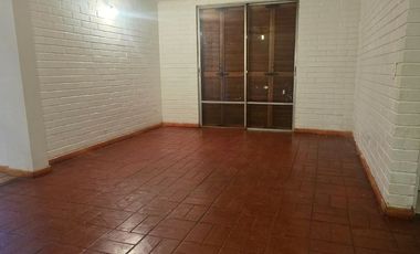 Arriendo casa Los Aliaga, Eduardo Castillo Velasco.- Ñuñoa