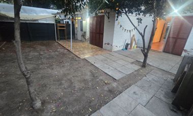 Arriendo casa Los Aliaga, Eduardo Castillo Velasco.- Ñuñoa
