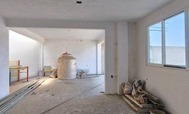 Casa en venta en Chalco Centro: invierte en una propiedad con gran potencial y plusvalía en aumento- 3 recamaras, 3 baños