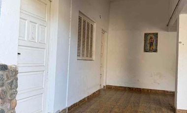 VENDO CASA CON BAJADA PROPIA AL RÍO!!