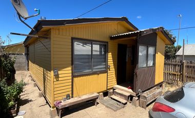 Casa en venta, sector Centro Coelemu.