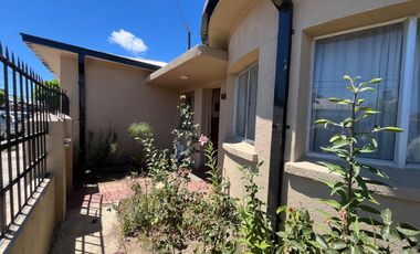 Casa en venta, sector Centro Coelemu.