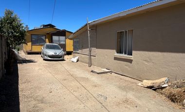 Casa en venta, sector Centro Coelemu.