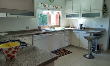 Casa en venta, sector Lomas de Pingueral