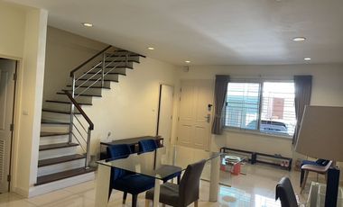 FOR SALE: 3-Storey Corner Townhome at Private Ville Huamark 11, 23.5 Sq.Wah, Fully Built-in, Convenient Location