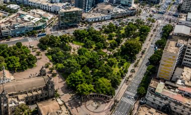 VENTA DE COCHERA EN MIRAFLORES - CERCA DE PARQUE KENNEDY