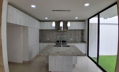 CASA EN RENTA LOMAS DE ANGELOPOLIS PARQUE MEXICO