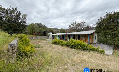 En venta terreno con media agua en Malacatos sector las cucardas