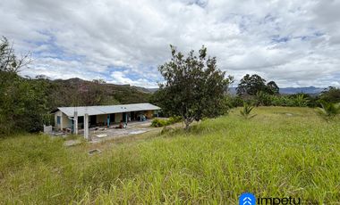 En venta terreno con media agua en Malacatos sector las cucardas