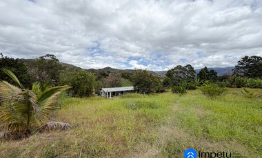 En venta terreno con media agua en Malacatos sector las cucardas