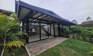 SE ARRIENDA CASA CAMPESTRE EN MARINILLA