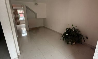 Cofradía III Casa Con Excedente de Terreno y Ampliaciones En RENTA