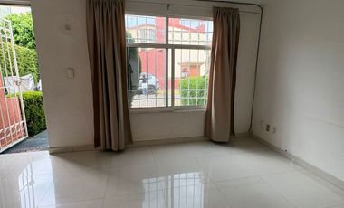 Cofradía III Casa Con Excedente de Terreno y Ampliaciones En RENTA