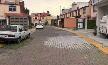 Cofradía III Casa Con Excedente de Terreno y Ampliaciones En RENTA
