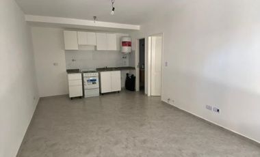 DEPARMENTO 2 AMBIENTES EN PLANTA BAJA CON COCHERA -