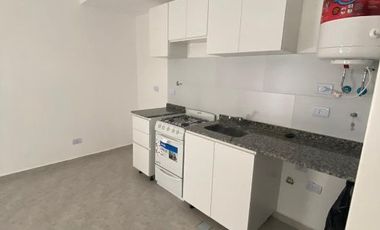 DEPARMENTO 2 AMBIENTES EN PLANTA BAJA CON COCHERA -