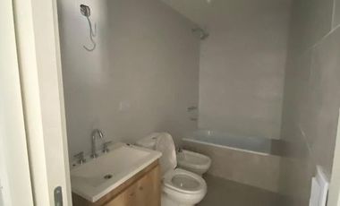 DEPARMENTO 2 AMBIENTES EN PLANTA BAJA CON COCHERA -