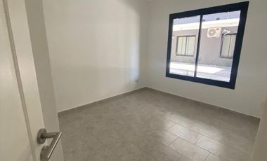 DEPARMENTO 2 AMBIENTES EN PLANTA BAJA CON COCHERA -
