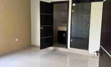 Traspaso bonita residencia pague solo $2,275,000 por una casa de casi 4 millones