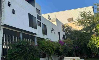 Traspaso bonita residencia pague solo $2,275,000 por una casa de casi 4 millones