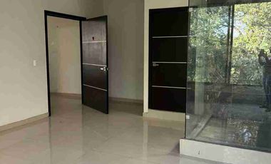 Traspaso bonita residencia pague solo $2,275,000 por una casa de casi 4 millones
