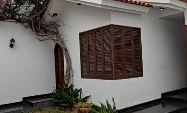 VENDO LINDA CASA EN LA MEJOR ZONA DE MAYORAZGO