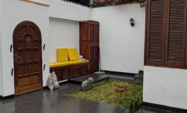VENDO LINDA CASA EN LA MEJOR ZONA DE MAYORAZGO