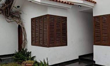 VENDO LINDA CASA EN LA MEJOR ZONA DE MAYORAZGO