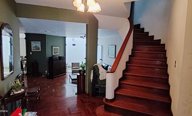VENDO LINDA CASA EN LA MEJOR ZONA DE MAYORAZGO