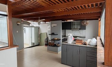 VENDO LINDA CASA EN LA MEJOR ZONA DE MAYORAZGO