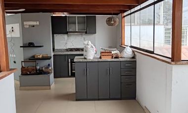 VENDO LINDA CASA EN LA MEJOR ZONA DE MAYORAZGO
