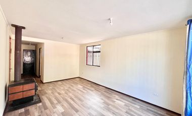 Se arrienda casa en Villa Apumanque, 3 piezas un baño, Curicó