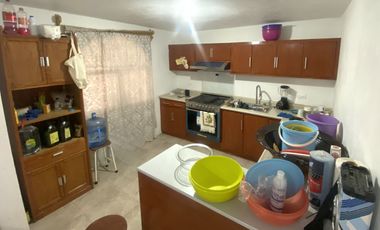 CASA AMPLIA, SEGURA Y SIN PROBLEMAS DE AGUA EN MORELIA, SALIDA A QUIROGA CON 175M2 CONSTRUCCIÓN