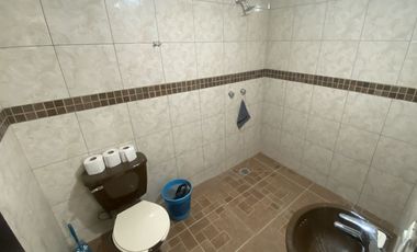 CASA AMPLIA, SEGURA Y SIN PROBLEMAS DE AGUA EN MORELIA, SALIDA A QUIROGA CON 175M2 CONSTRUCCIÓN